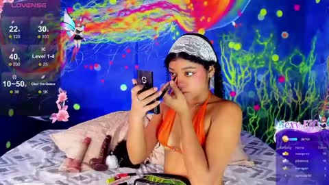 Lucie - online show from 05-11-26, 06:49