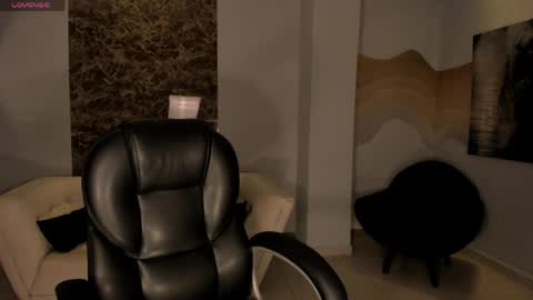 Lucie Martin online show from 05-12-26, 07:44