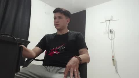 Snapshot of lucifeeer_666 chatting on 04-24-26, 07:49 Fernando online show from 04-24-26, 07:49