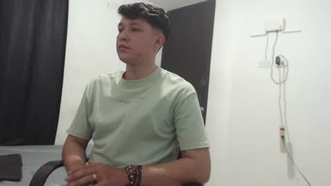 Snapshot of lucifeeer_666 chatting on 08-04-26, 08:44 Fernando online show from 08-04-26, 08:44
