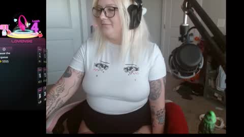 lucigooseygonewild online show from 10-17-25, 08:33