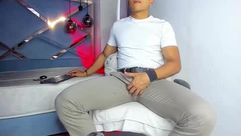 Snapshot of lucii_fer_ chatting on 03-16-26, 11:47 Leo online show from 03-16-26, 11:47