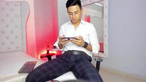 Snapshot of lucii_fer_ chatting on 03-20-26, 11:48 Leo online show from 03-20-26, 11:48