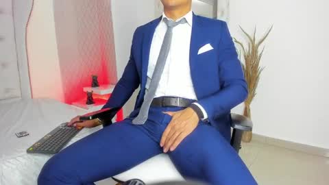 Snapshot of lucii_fer_ chatting on 04-08-26, 02:28 Leo online show from 04-08-26, 02:28