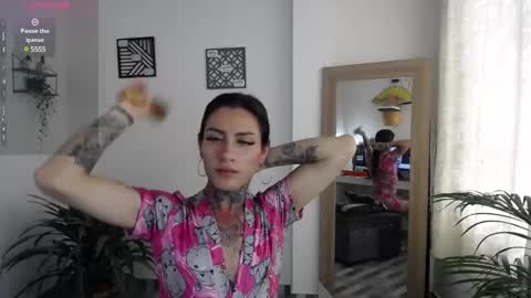 Snapshot of luciiana_lol chatting on 02-21-25, 07:21 luciiana online show from 02-21-25, 07:21