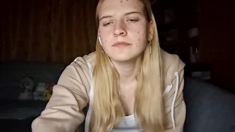 Monika online show from 09-28-25, 08:25