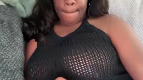 Snapshot of luciousblack chatting on 01-18-26, 03:21 Kyla online show from 01-18-26, 03:21