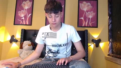 Snapshot of luckk_ chatting on 04-10-26, 05:23 luckk_ online show from 04-10-26, 05:23