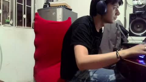 Snapshot of luckk_ chatting on 05-11-26, 05:13 luckk_ online show from 05-11-26, 05:13