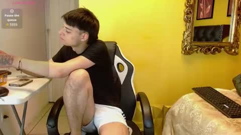 Snapshot of luckk_ chatting on 06-10-26, 04:45 luckk_ online show from 06-10-26, 04:45