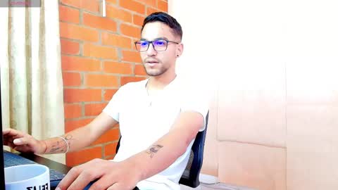 Snapshot of lucky_blessed chatting on 03-11-25, 02:40 lucky_blessed online show from 03-11-25, 02:40