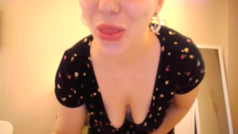 lucky_foryou_baby online show from 02-06-25, 09:43