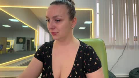 Snapshot of lucky_foryou_baby chatting on 04-15-26, 10:00 lucky_foryou_baby online show from 04-15-26, 10:00