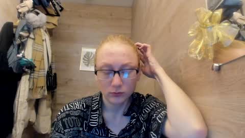 Snapshot of lucky_licky20 chatting on 12-18-24, 03:58 lucky_licky20 online show from 12-18-24, 03:58