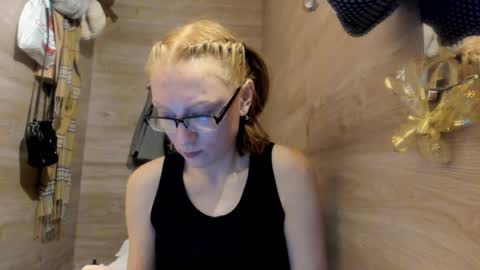 Snapshot of lucky_licky20 chatting on 12-22-24, 03:44 lucky_licky20 online show from 12-22-24, 03:44