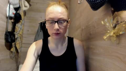 Snapshot of lucky_licky20 chatting on 12-23-24, 04:01 lucky_licky20 online show from 12-23-24, 04:01