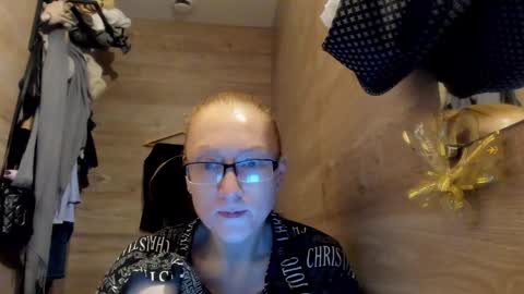 Snapshot of lucky_licky20 chatting on 12-27-24, 04:15 lucky_licky20 online show from 12-27-24, 04:15
