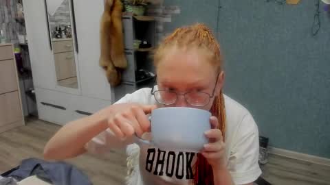 lucky_licky20 online show from 12-14-25, 01:33