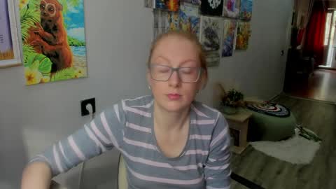 lucky_licky20 online show from 04-04-26, 04:00
