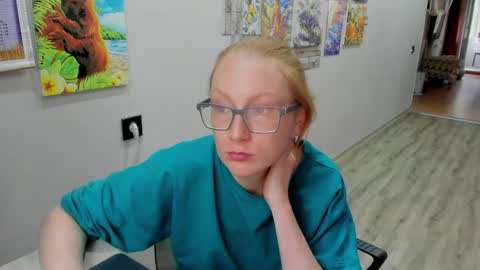 lucky_licky20 online show from 04-06-26, 04:46