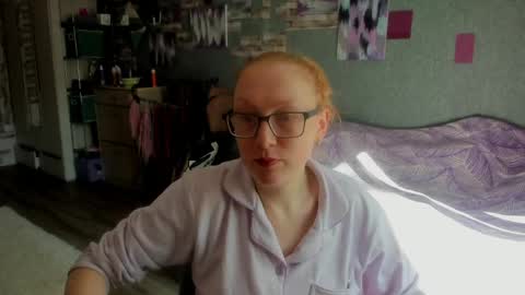 lucky_licky20 online show from 05-11-26, 02:28