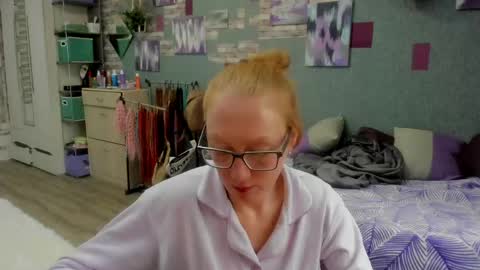 lucky_licky20 online show from 05-13-26, 02:53