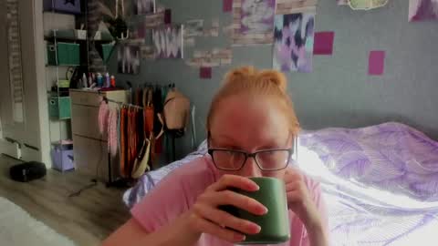 lucky_licky20 online show from 05-15-26, 02:18