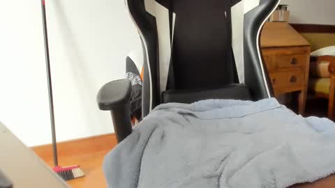 Lucky online show from 12-22-24, 11:11