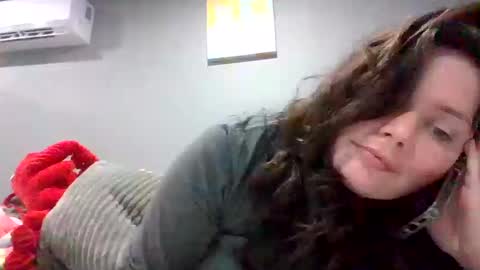 Snapshot of luckygirl96 chatting on 10-14-25, 12:00 luckygirl96 online show from 10-14-25, 12:00