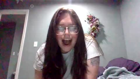 Snapshot of luckygirl96 chatting on 11-15-25, 05:27 luckygirl96 online show from 11-15-25, 05:27