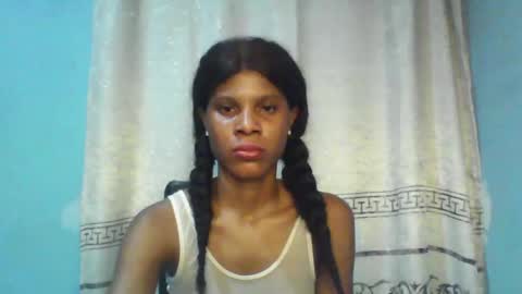 Snapshot of luckymadequeen chatting on 01-11-25, 10:40 Gloria online show from 01-11-25, 10:40