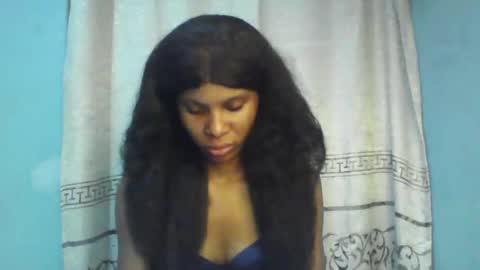 Snapshot of luckymadequeen chatting on 01-12-25, 09:40 Gloria online show from 01-12-25, 09:40