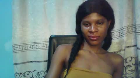 Snapshot of luckymadequeen chatting on 01-20-25, 11:10 Gloria online show from 01-20-25, 11:10