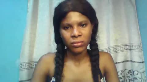 Snapshot of luckymadequeen chatting on 01-28-25, 05:22 Gloria online show from 01-28-25, 05:22