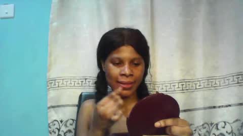 Snapshot of luckymadequeen chatting on 02-16-25, 07:26 Gloria online show from 02-16-25, 07:26