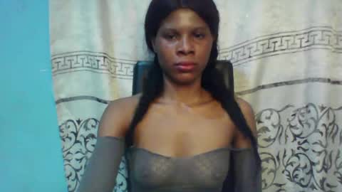 Snapshot of luckymadequeen chatting on 03-01-25, 06:46 Gloria online show from 03-01-25, 06:46