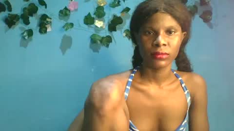 Snapshot of luckymadequeen chatting on 11-02-25, 01:30 Gloria online show from 11-02-25, 01:30