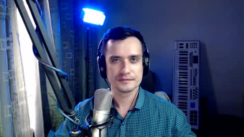 Snapshot of luckyman10000000 chatting on 10-29-25, 10:28 luckyman10000000 online show from 10-29-25, 10:28