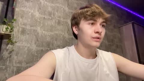 Snapshot of luckymenchik chatting on 01-14-26, 06:35 Ricky online show from 01-14-26, 06:35