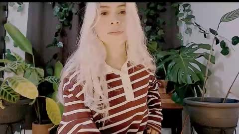 luckysapphire777 online show from 11-02-25, 09:55