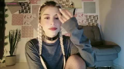 luckysapphire777 online show from 05-07-26, 10:15