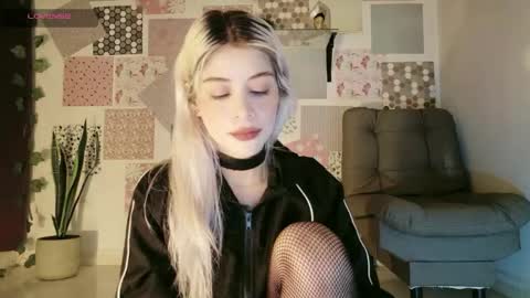 luckysapphire777 online show from 05-11-26, 11:16