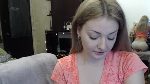 Snapshot of luckyshotgirl chatting on 01-07-25, 08:21 LuckyShot online show from 01-07-25, 08:21