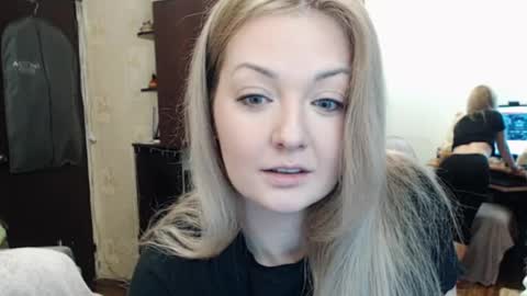 Snapshot of luckyshotgirl chatting on 01-26-25, 07:20 LuckyShot online show from 01-26-25, 07:20
