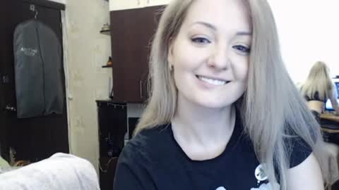 Snapshot of luckyshotgirl chatting on 02-15-25, 10:55 LuckyShot online show from 02-15-25, 10:55