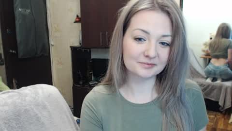 Snapshot of luckyshotgirl chatting on 03-05-25, 08:10 LuckyShot online show from 03-05-25, 08:10