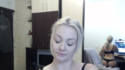 Snapshot of luckyshotgirl chatting on 09-15-25, 05:02 LuckyShot online show from 09-15-25, 05:02