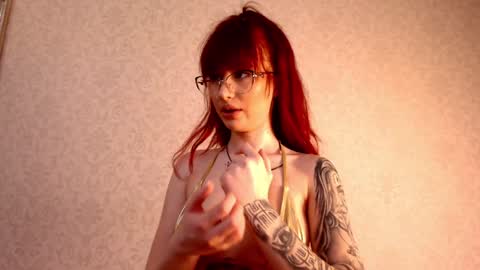 Mia online show from 12-28-24, 06:18