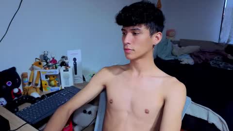 Lu Independent Model online show from 11-20-25, 10:20