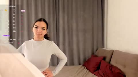 Rinredhead Gloriawith glasses Rayanother glasses online show from 02-08-26, 06:55